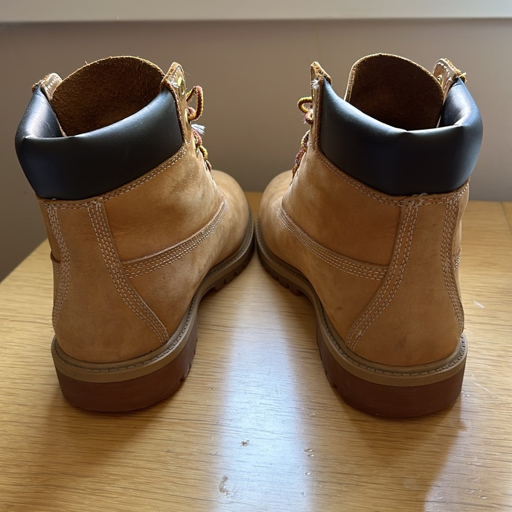 Timberland Boots - Picture 4 of 8